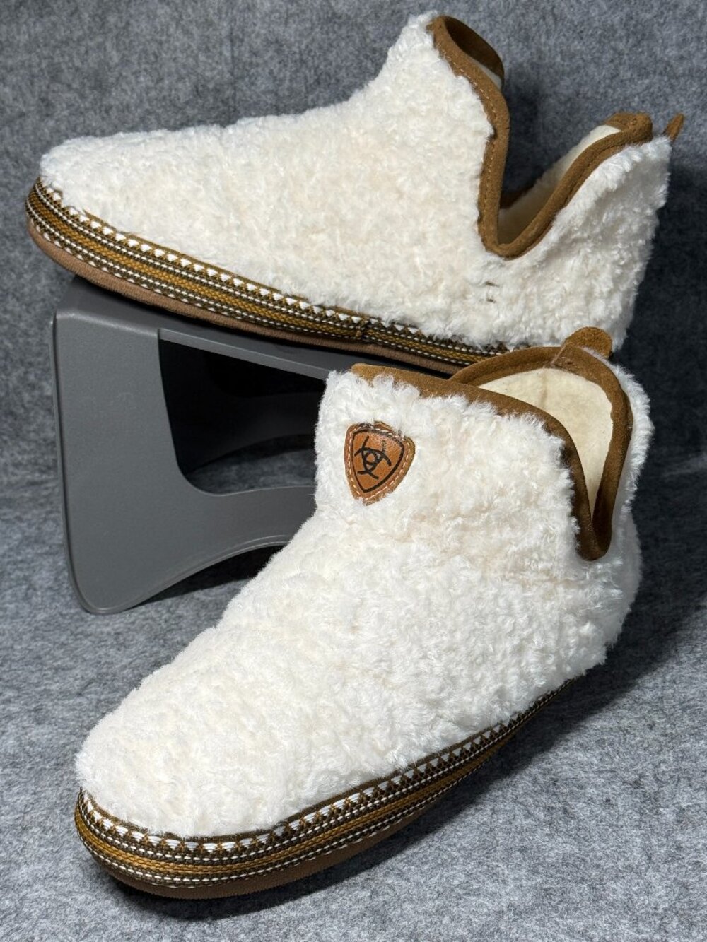 Ariat Fleece Slippers - Womens Size Large (8.5-9) - New Without Box - AR2238-101